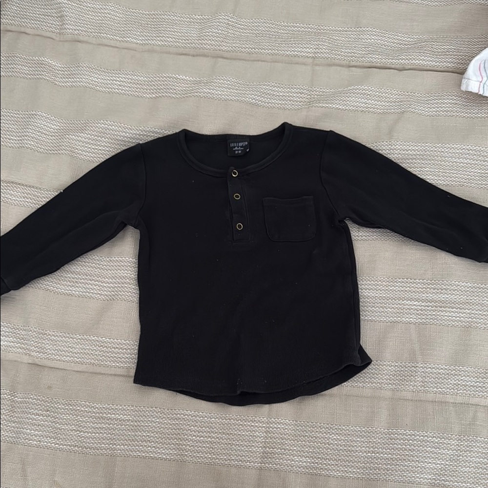 Black Long Sleeve Casual Tee with Round Neckline